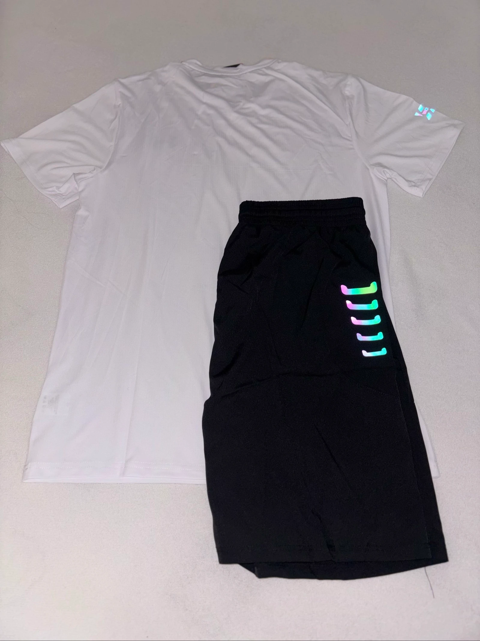 Under Armour wit overhemd + zwarte korte broek – photo 3
